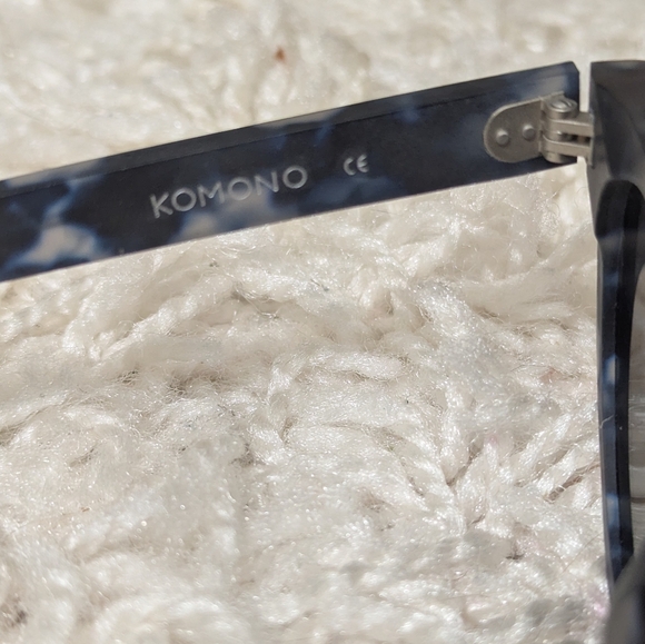 NWOT Komono sunglasses - Lulu matte indigo demi frames with UV protection - Picture 3 of 5